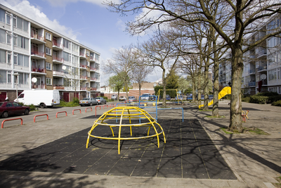 807468 Afbeelding van een kinderspeelplaats in de Stanleylaan te Utrecht.